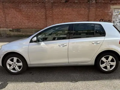 Gebraucht VW Golf VI Team 80 PS (58 kW) 2010 Grau Kleinwagen