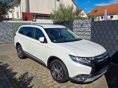 Second-hand Mitsubishi Outlander Edition 150 CP (110 kW) 2018 Alb SUV