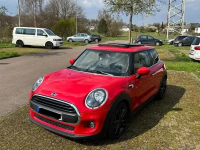 Used Mini ONE 75 HP (55 kW) 2019 Red Hatchback