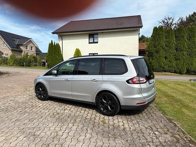 Grau Gebraucht 2016 Ford Galaxy Van / Kleinbus | 12.000 € (Teuer)