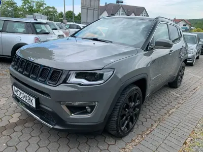 Gebraucht Jeep Compass Limited 150 PS (110 kW) 2020 Grau SUV