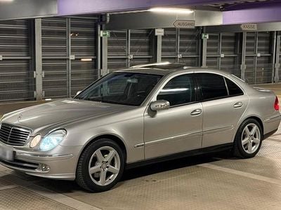 Gebraucht Mercedes E320 224 PS (164 kW) 2003 Silber Limousine