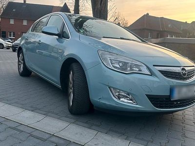 Gebraucht Opel Astra 160 PS (117 kW) 2010 Blau Limousine