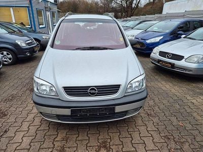 Grau Gebraucht 2002 Opel Zafira Elegance Van / Kleinbus | 3.999 € (Teuer)