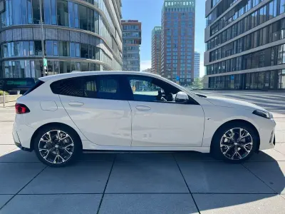 Usata BMW 120 Performance 170 CV (125 kW) 2025 Bianco Utilitaria