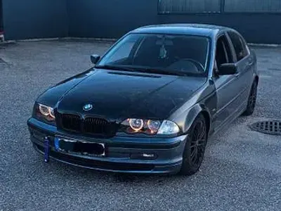 Second-hand BMW 320 Sport Line 150 CP (110 kW) 1998 Albastru Berlinǎ
