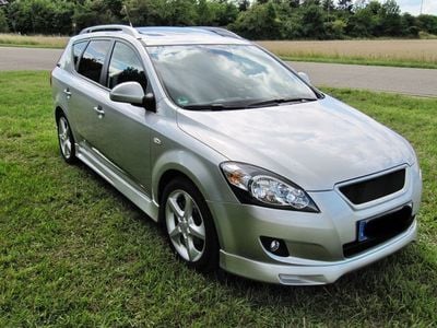 Gebraucht Kia Ceed Sportswagon Spirit 194 PS (142 kW) 2008 Silber metallic Kombi