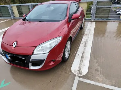 Gebraucht Renault Mégane Coupé Luxe 140 PS (102 kW) 2010 Rot Coupé
