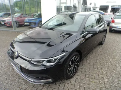 Gebraucht VW Golf VII Style 150 PS (110 kW) 2021 Schwarz Kleinwagen