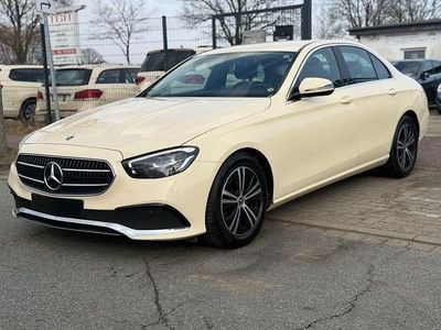 Gebraucht Mercedes E220 Avantgarde 200 PS (147 kW) 2022 Beige Limousine