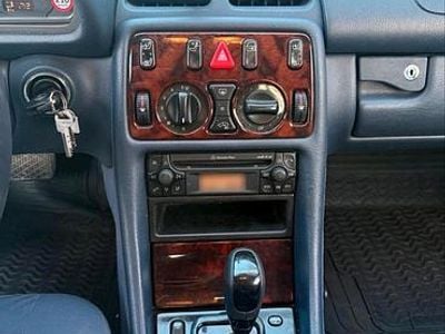 Gebraucht Mercedes CLK230 197 PS (144 kW) 2004 Silber Coupé