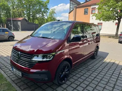 Gebraucht VW Multivan Edition 204 PS (150 kW) 2023 Rot Van / Kleinbus