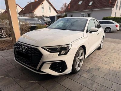 Używany Audi A3 S-Line 190 KM (139 kW) 2022 Biały Sedan/Limuzyna
