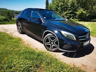 gebraucht Mercedes GLA250 4MATIC DCT AMG Line AMG Line