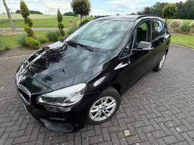 Gebraucht BMW 218 Active Tourer Advantage 150 PS (110 kW) 2017 Schwarz Van / Kleinbus