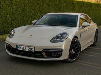 Porsche Panamera 4S