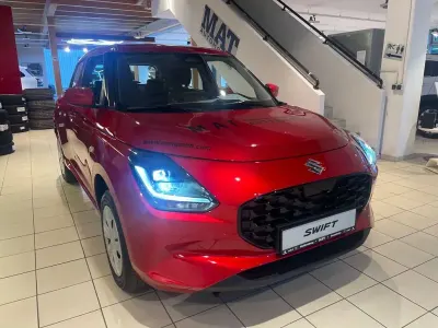 Neu Suzuki Swift Club 83 PS (61 kW) 2026 Rot Kleinwagen