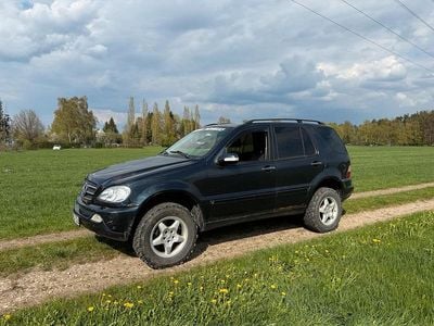 Usata Mercedes ML400 250 CV (183 kW) 2001 Blu SUV