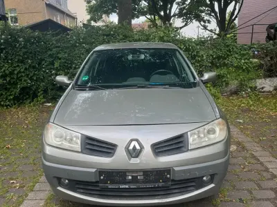 Gebraucht Renault Mégane II 112 PS (82 kW) 2006 Grau Kleinwagen