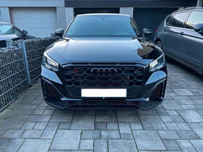 gebraucht Audi SQ2 SQ2TFSI quattro S tronic Optik Black Garantie