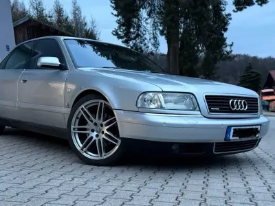 Usata Audi A8 260 CV (191 kW) 1999 Argento Berlina