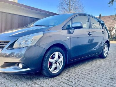 Gebraucht Toyota Verso Executive 147 PS (108 kW) 2009 Grau Van / Kleinbus