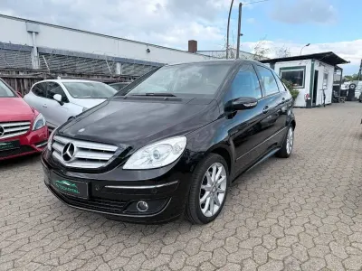 Gebraucht Mercedes 180 109 PS (80 kW) 2007 Schwarz Limousine
