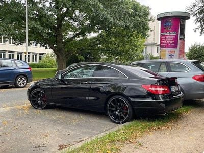 Schwarz Gebraucht 2011 Mercedes E300 Elegance Coupé | 12.900 € (Fairer Preis)