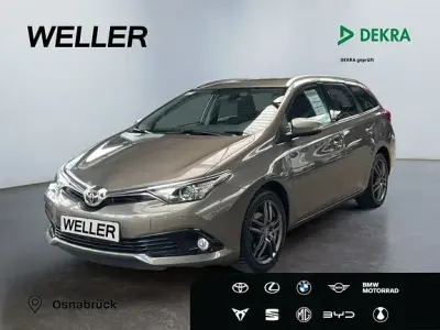 Gebraucht Toyota Auris Basis 116 PS (85 kW) 2016 Platinum bronze metallic Kombi