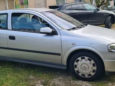 Gebraucht Opel Astra Comfort 84 PS (61 kW) 2001 Silber Limousine