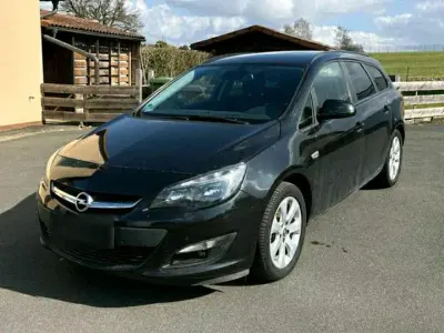 Usata Opel Astra Sport 165 CV (121 kW) 2015 Nero Station wagon