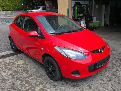 Gebraucht Mazda 2 75 PS (55 kW) 2009 Rot Kleinwagen