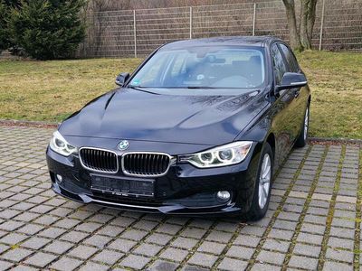 Gebraucht BMW 316 Sport Line 136 PS (100 kW) 2014 Black sapphire metallic Limousine