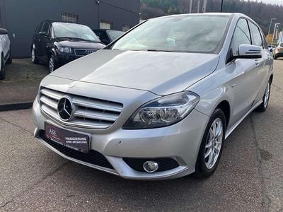 Gebraucht Mercedes B180 122 PS (89 kW) 2011 Silber Van / Kleinbus