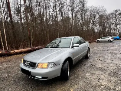 Używany Audi A4 150 KM (110 kW) 1996 Srebrny Sedan/Limuzyna