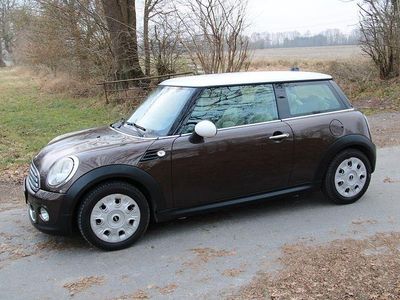 Braun Gebraucht 2010 Mini Cooper Kleinwagen | 3.300 € (Teuer)