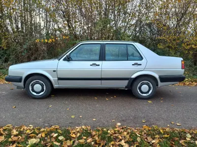 Gebraucht VW Jetta 72 PS (52 kW) 1988 Silber Limousine