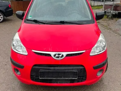Gebraucht Hyundai i10 65 PS (47 kW) 2010 Rot Kleinwagen