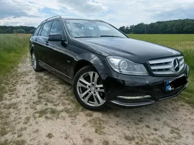 Gebraucht Mercedes C220 180 PS (132 kW) 2011 Schwarz Kombi