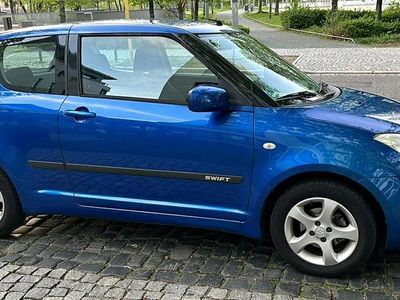 Usado Suzuki Swift 92 HP (67 kW) 2005 Azul Citadino