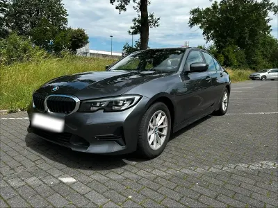 Gebraucht BMW 320 Advantage 190 PS (139 kW) 2020 Grau Limousine