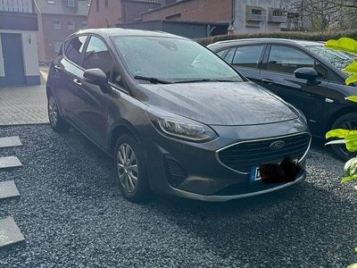 Grau Gebraucht 2023 Ford Fiesta Cool & Connect Limousine | 16.599 € (Fairer Preis)