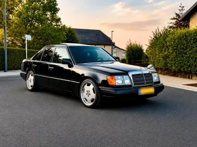Gebraucht Mercedes E250 90 PS (66 kW) 1992 Schwarz Limousine