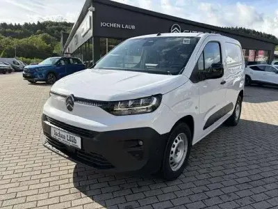 Neu Citroën Berlingo 102 PS (75 kW) 2026 Weiss icy/deckende Van / Kleinbus