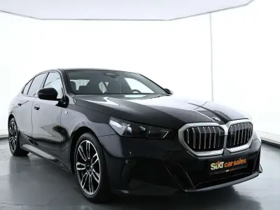 Gebraucht BMW 520 M Sport 208 PS (152 kW) 2025 Schwarz Limousine