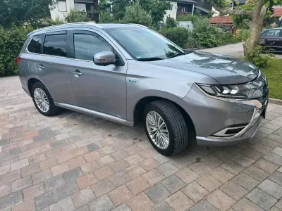 Gebraucht Mitsubishi Outlander P-HEV 224 PS (164 kW) 2019 Grau SUV