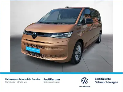 Gebraucht VW Multivan Basis 150 PS (110 kW) 2024 Braun Van / Kleinbus