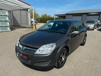 Gebraucht Opel Astra 90 PS (66 kW) 2009 Karbongrau Kleinwagen
