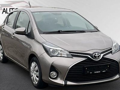 Braun Gebraucht 2015 Toyota Yaris Comfort Limousine | 12.490 €