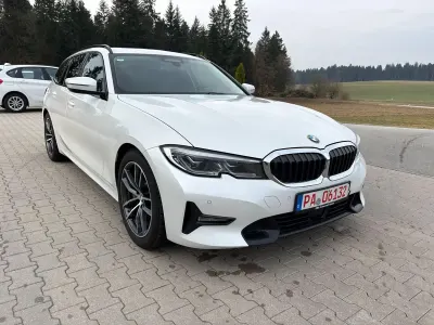 Używany BMW 330 Sport Line 286 KM (210 kW) 2021 Biały Kombi